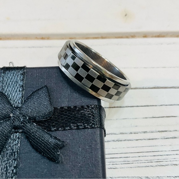Unisex Silver & Black Tone Stainless Steel Fidget Spinner Ring - Picture 1 of 10